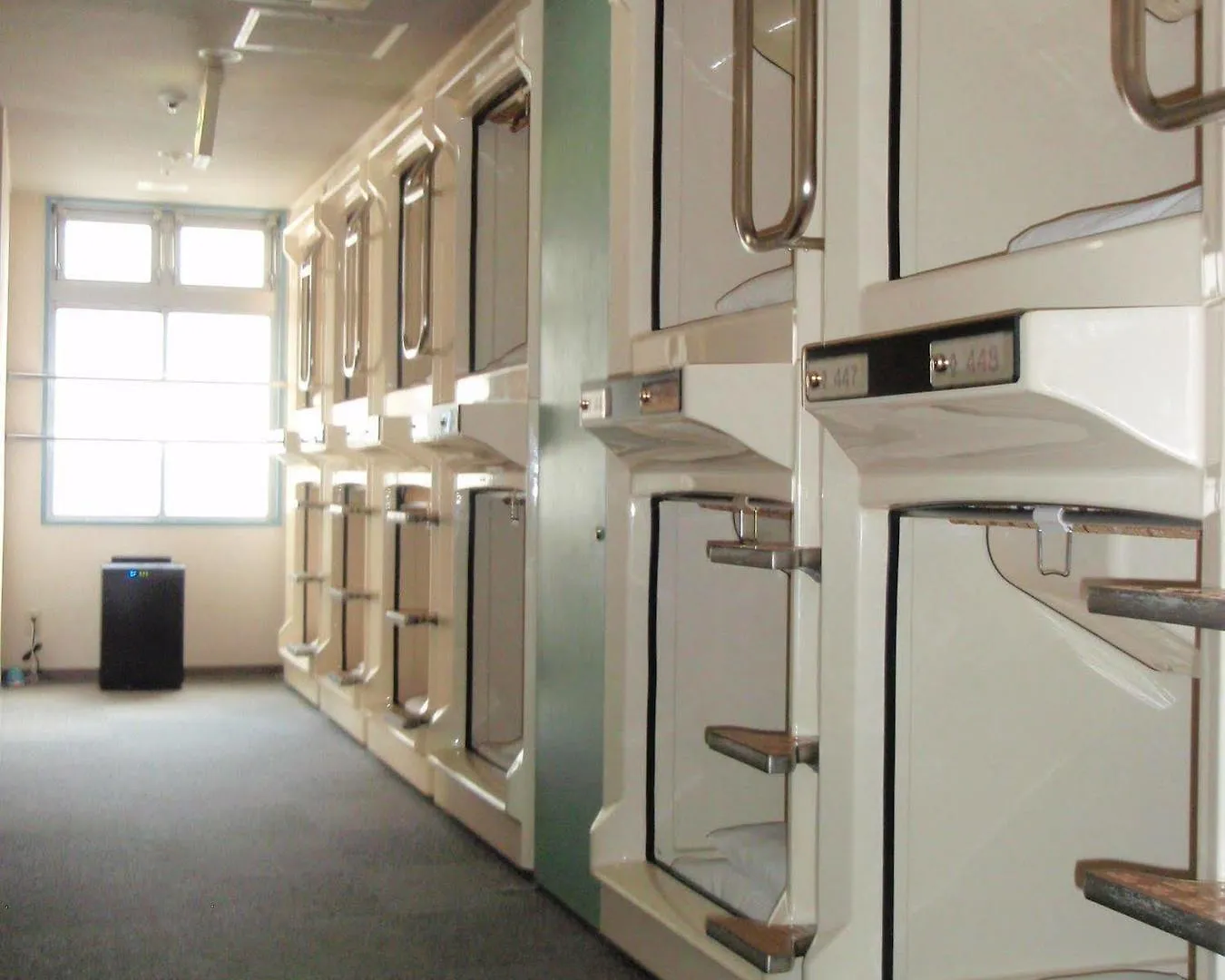 Capsule Hotel Kobe Sannomiya (Adults Only)